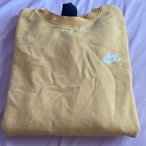 nike yellow crew neck